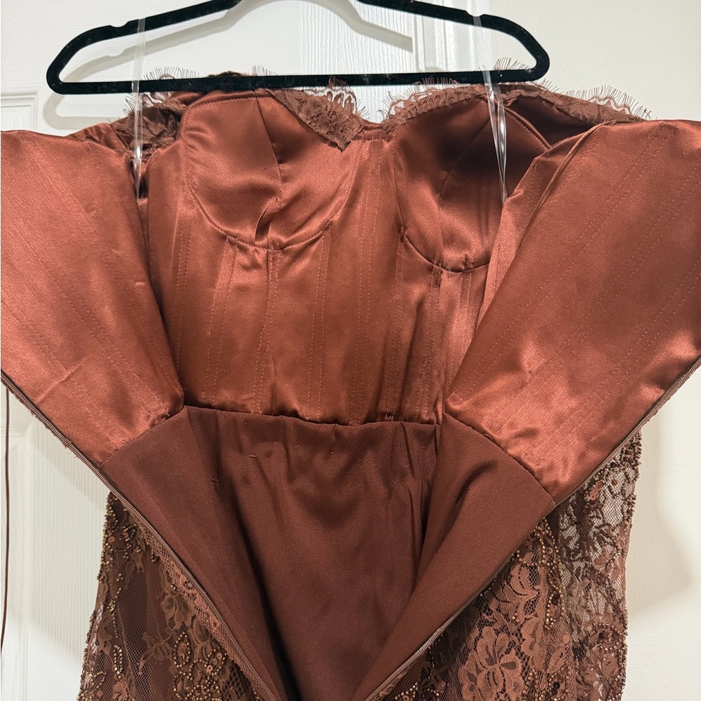 Never worn custom kosovo evening gown - Picture 5 of 5
